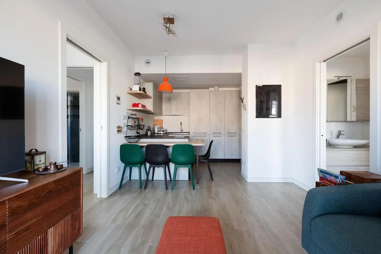 Renovated Milano Politecnico Terrace Apt Apartment